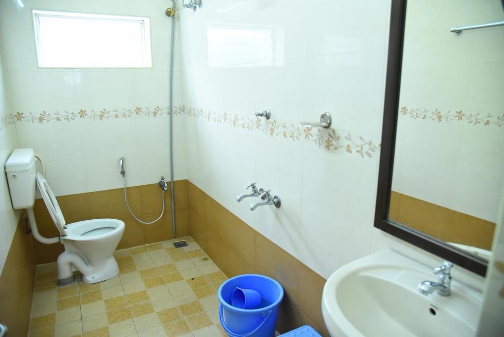 Hotel King Park Puduccseri Kültér fotó