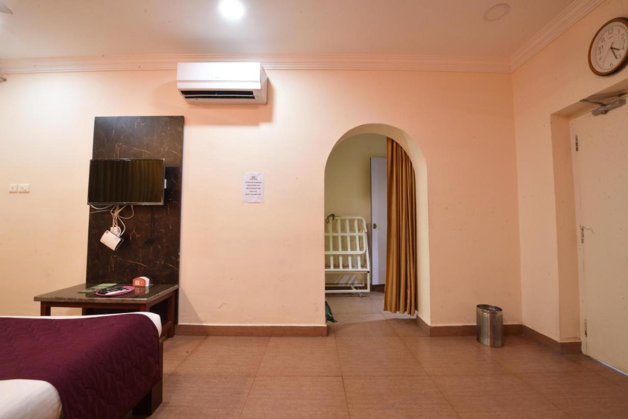 Hotel King Park Puduccseri Kültér fotó