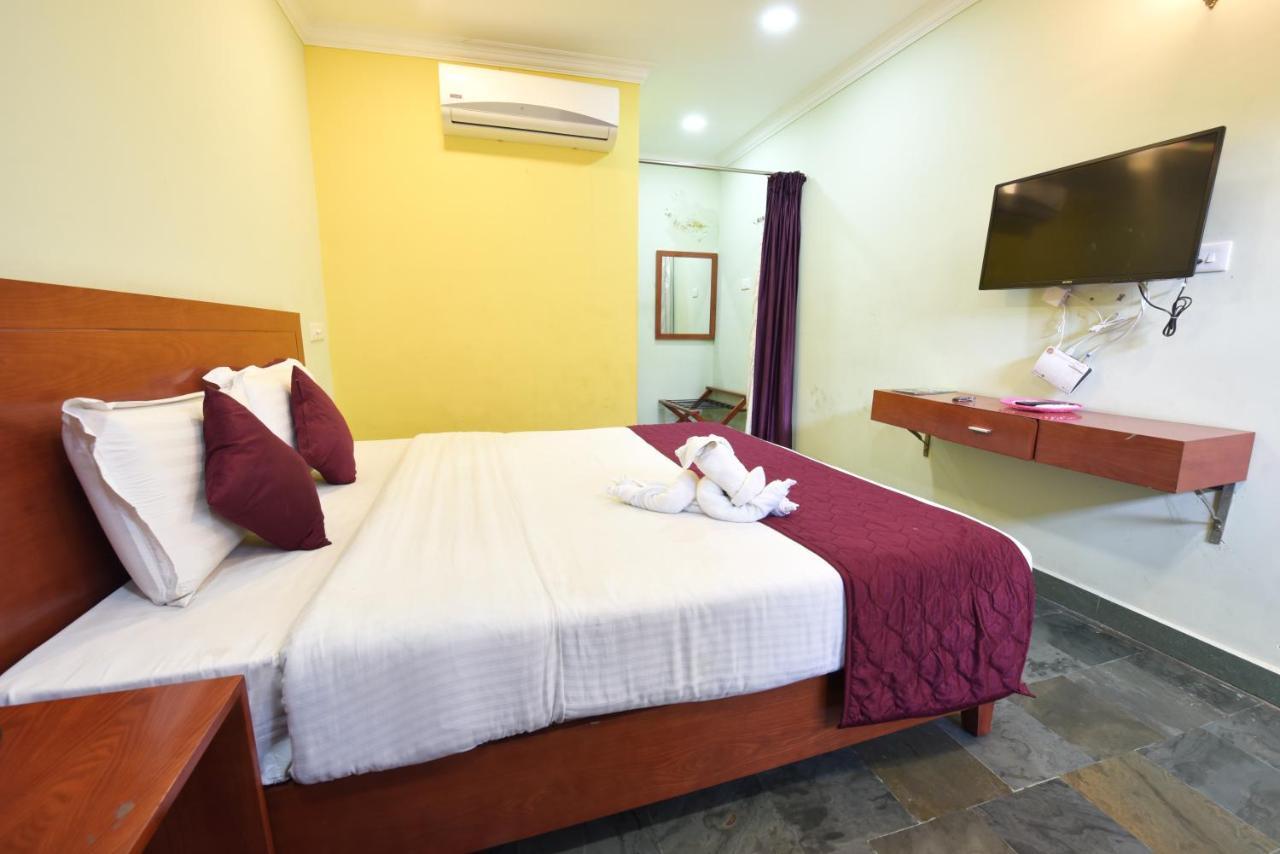 Hotel King Park Puduccseri Kültér fotó