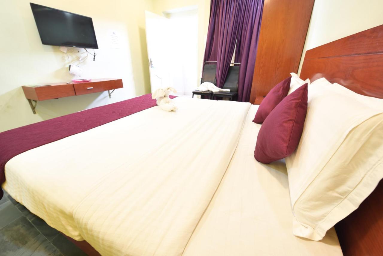 Hotel King Park Puduccseri Kültér fotó