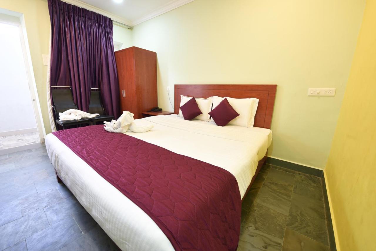 Hotel King Park Puduccseri Kültér fotó
