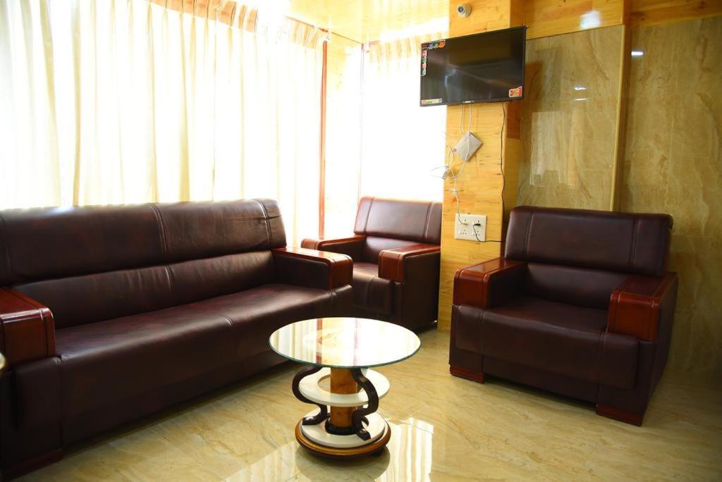 Hotel King Park Puduccseri Kültér fotó