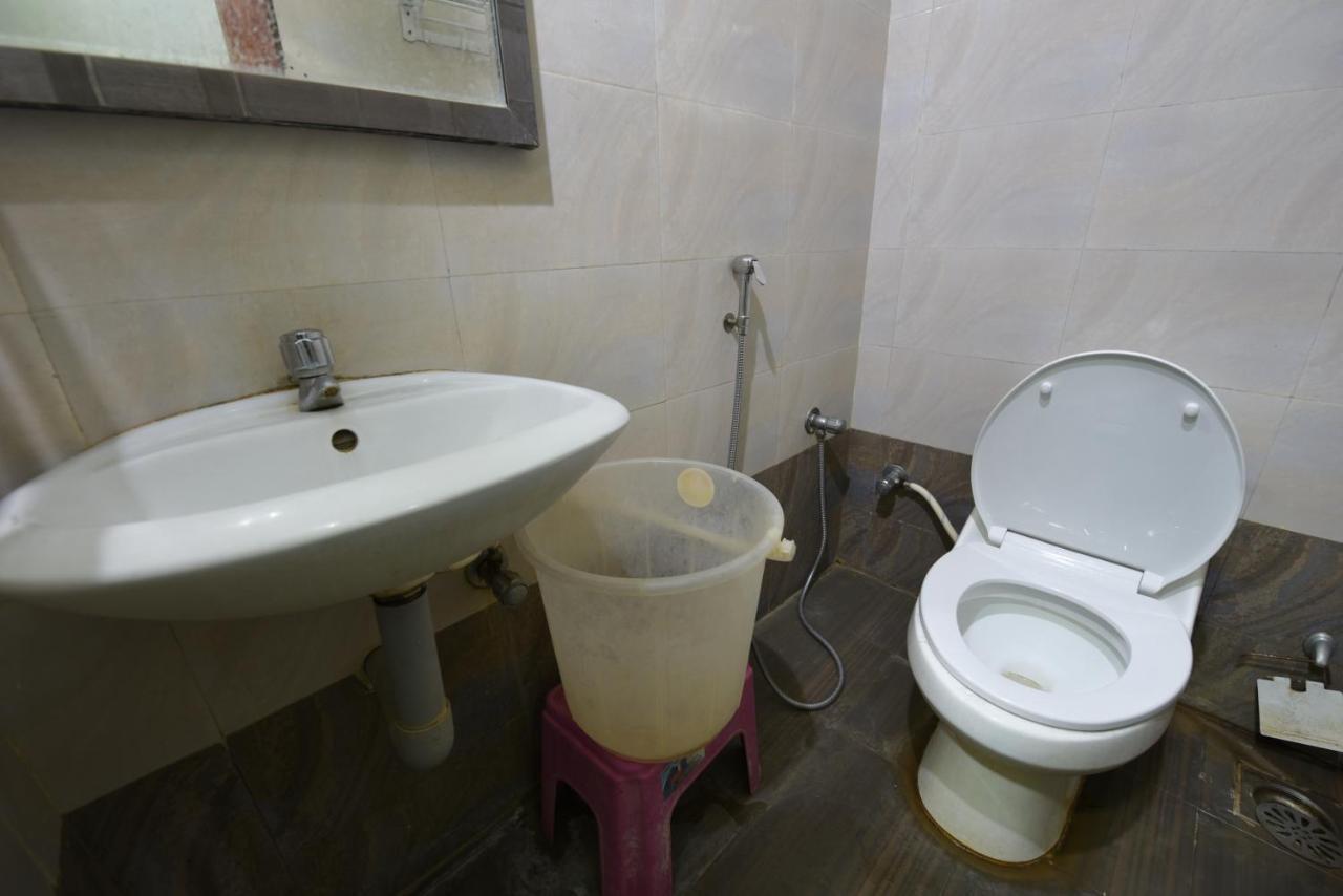 Hotel King Park Puduccseri Kültér fotó