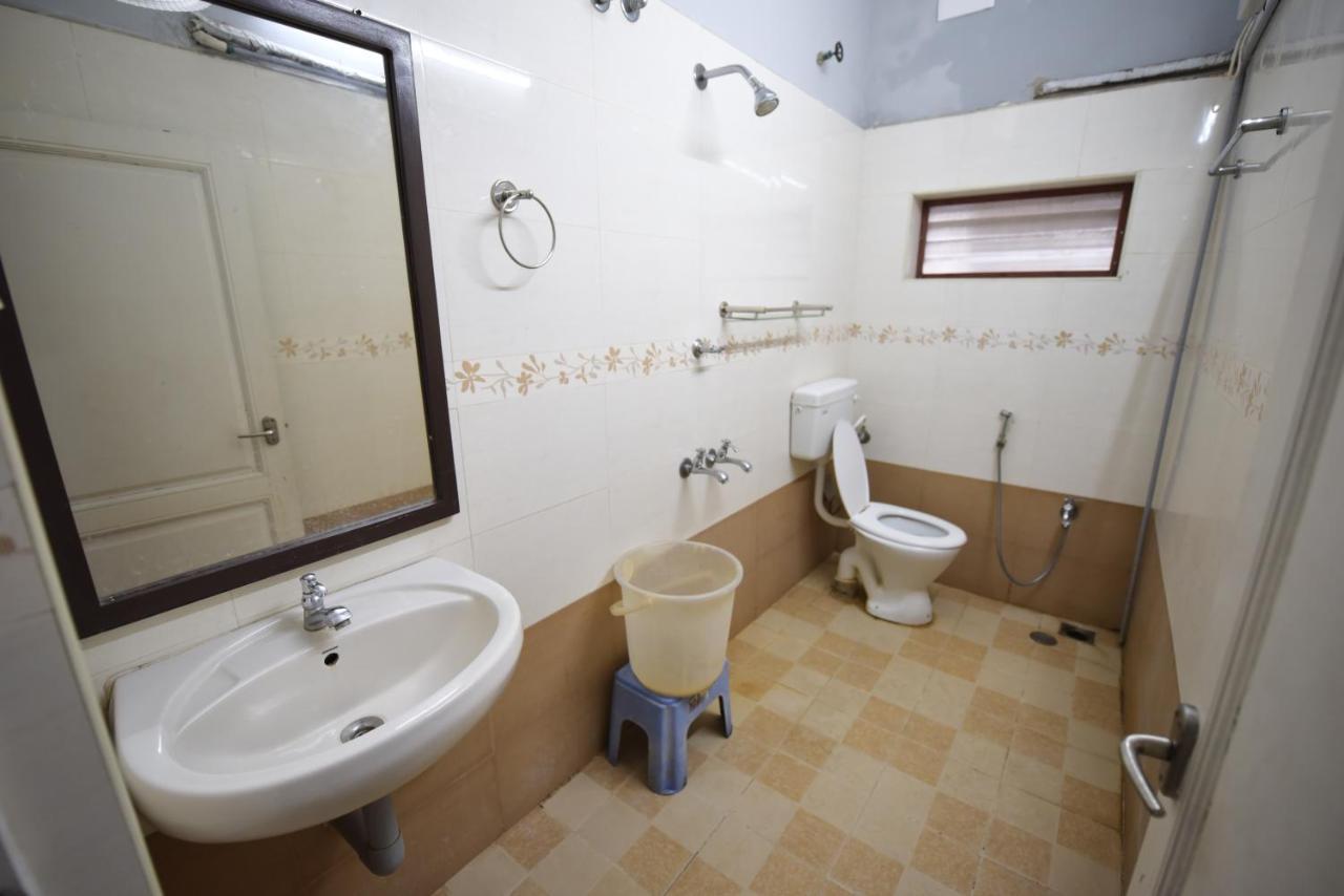 Hotel King Park Puduccseri Kültér fotó